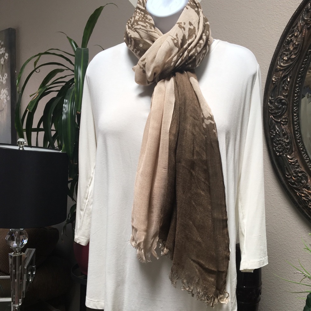 Beige/Tan Scarf